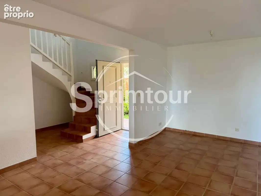 GOURBEYRE — Duplex T3, entièrement rénové avec vue sur les Saintes - photo 6