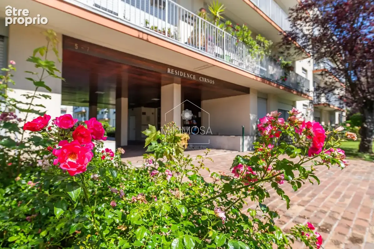 Appartement à LES PAVILLONS-SOUS-BOIS