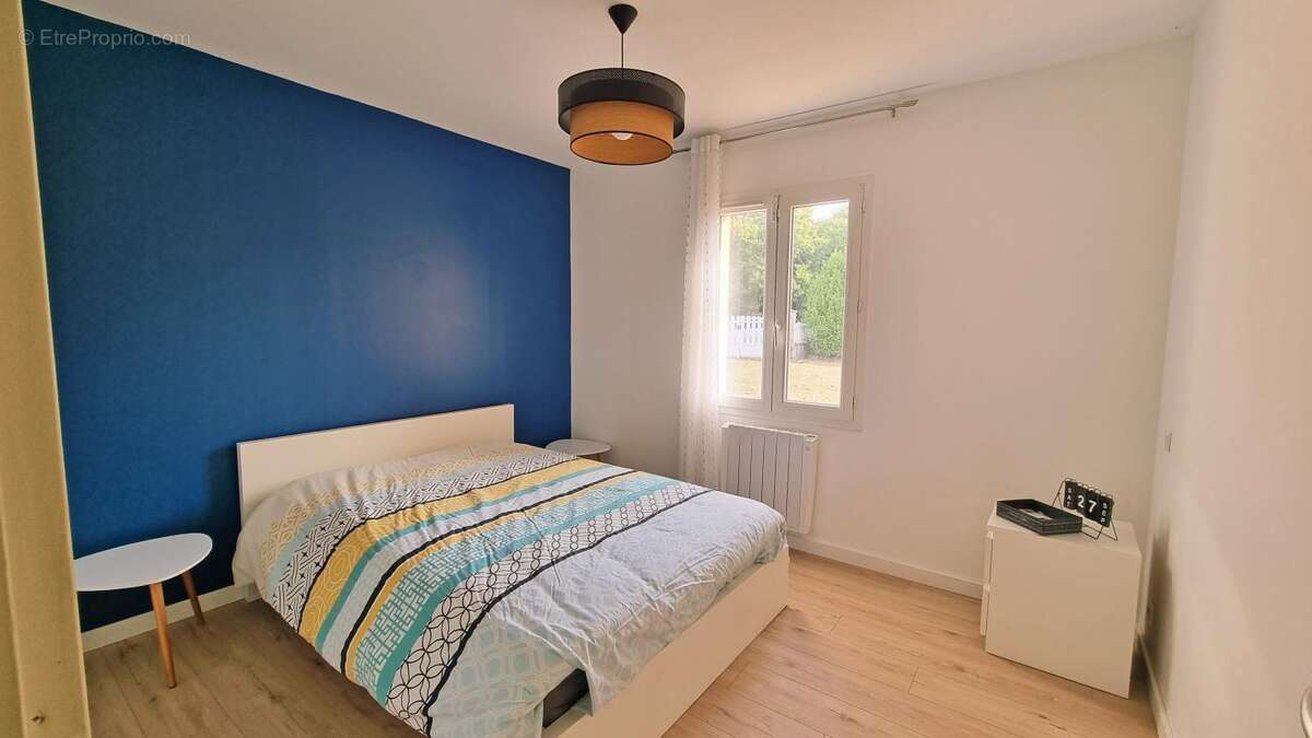 Maison à MANZAC-SUR-VERN