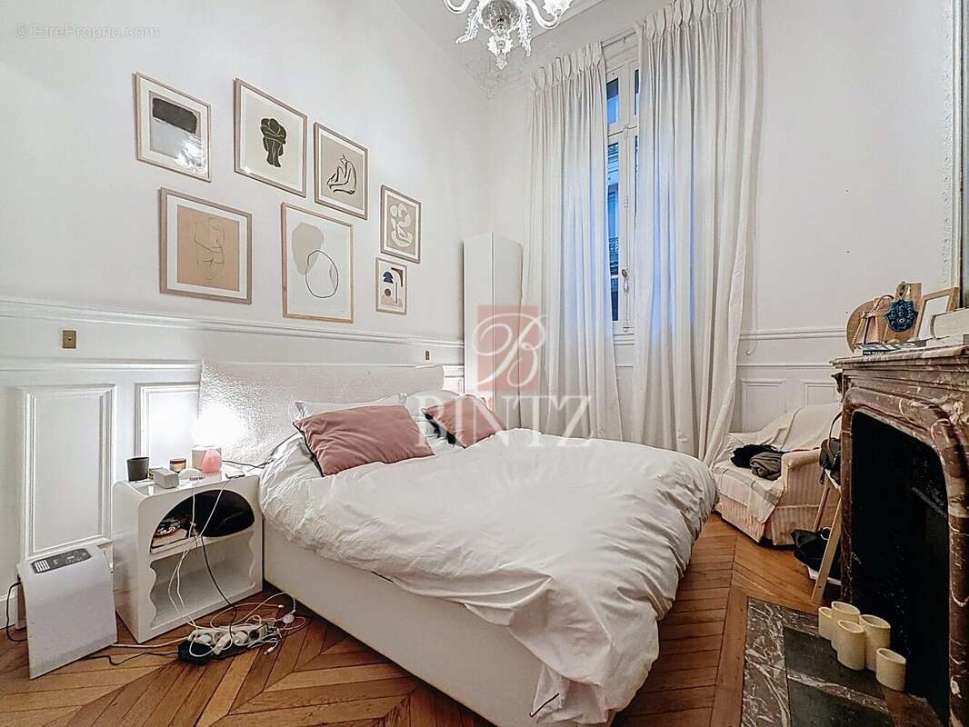 Appartement à PARIS-7E