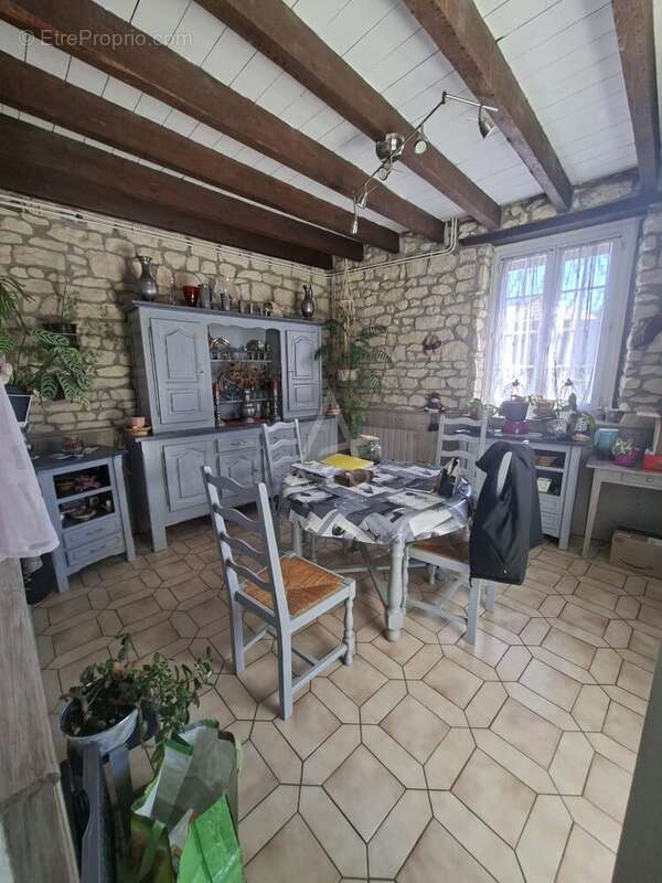 Maison à VARENNES-VAUZELLES