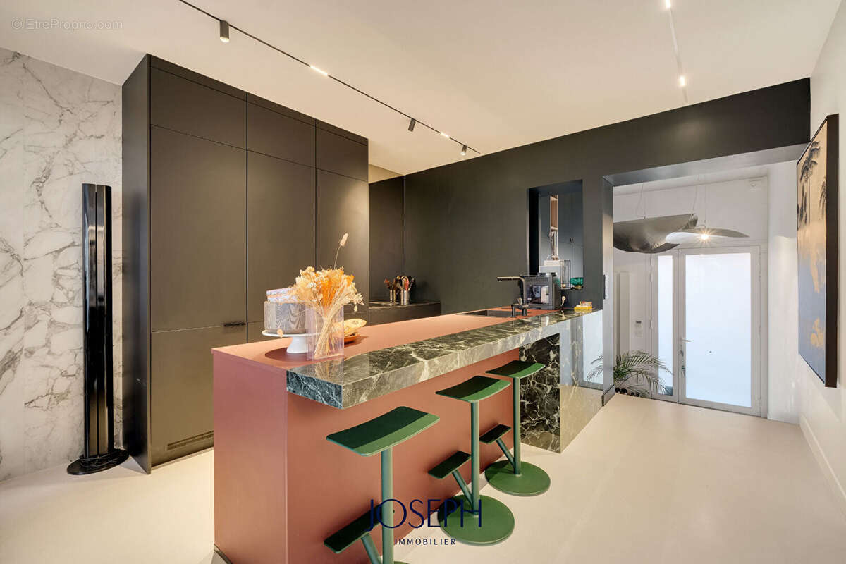Guilhemery, maison t6/t7 avec jardin, piscine et garage. - photo 5