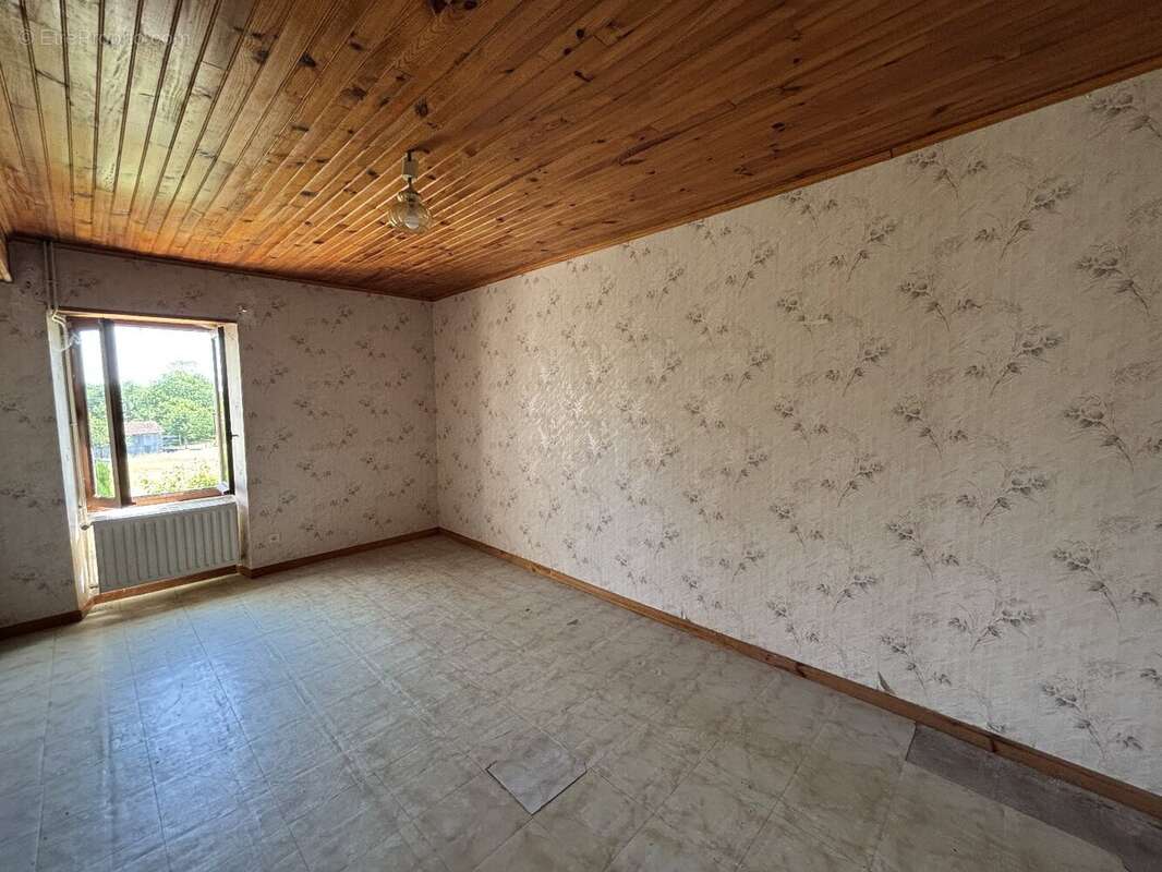 Maison à LA FORET-SUR-SEVRE