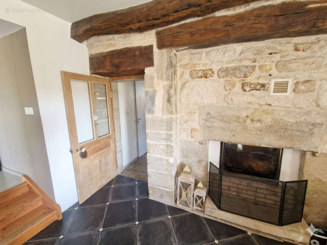 Maison à NOIDANS-LE-FERROUX