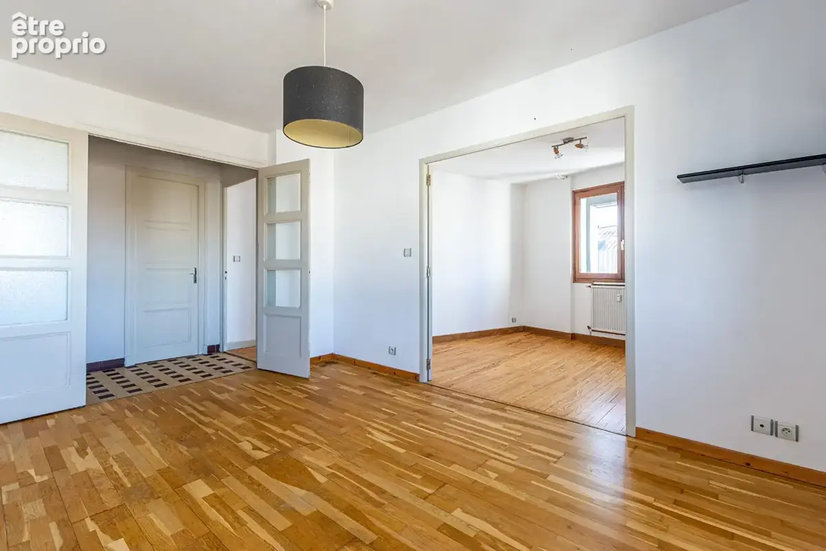 Agence immobiliere laforet - exclusivite - "duranta" - annecy - appartement t3 de 59.24 m² - cave - grenier - renovation energet - photo 2