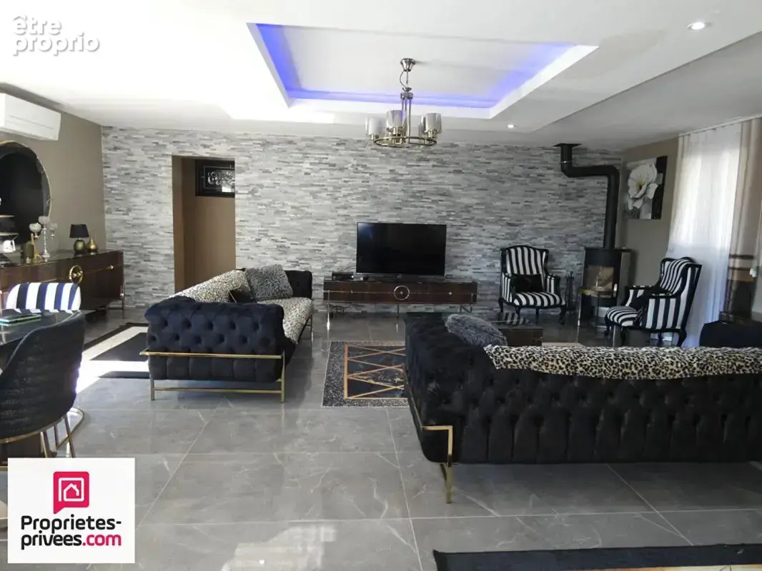 GINASSERVIS VILLA T6 grand standing piscine sur 775 m² - photo 9
