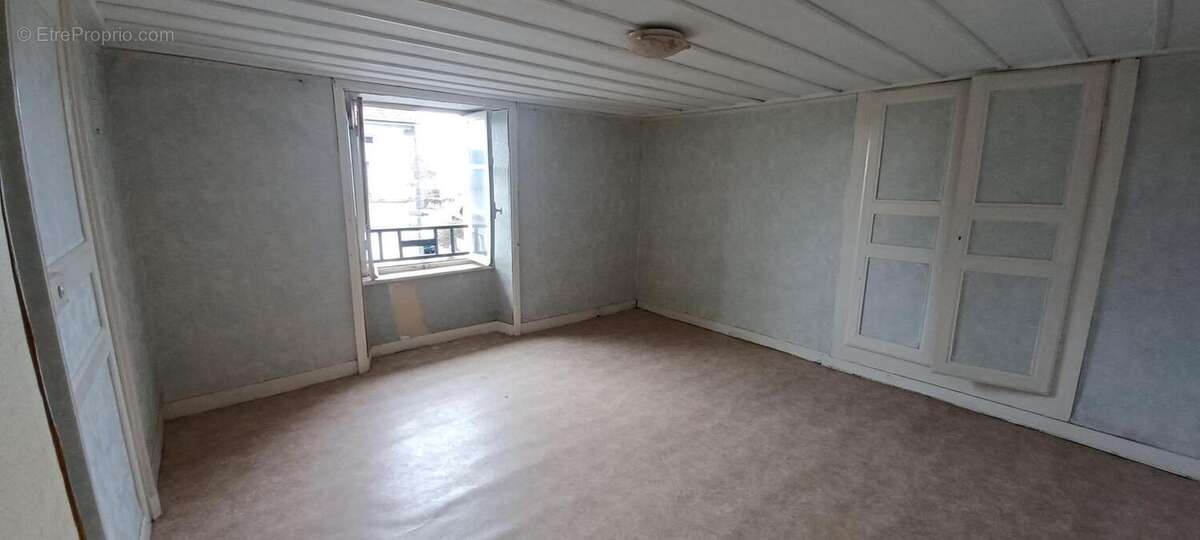 Appartement à RUYNES-EN-MARGERIDE