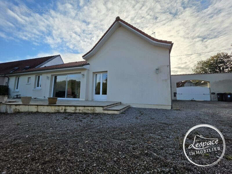 Maison à NORDAUSQUES