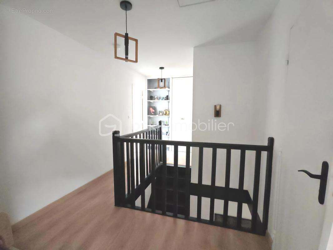 Appartement à EMERAINVILLE