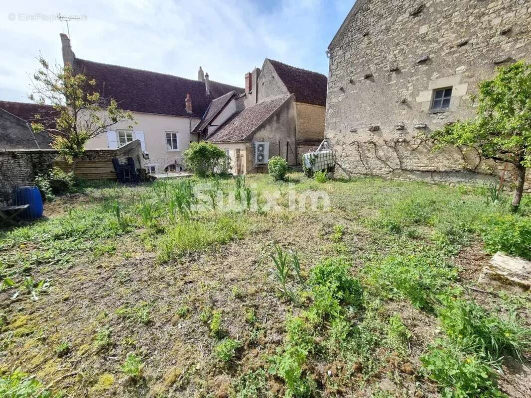 Maison à VARZY