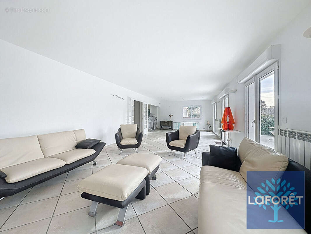 Maison à SOISY-SUR-SEINE