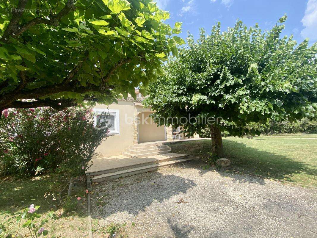 Maison à MONTELIMAR