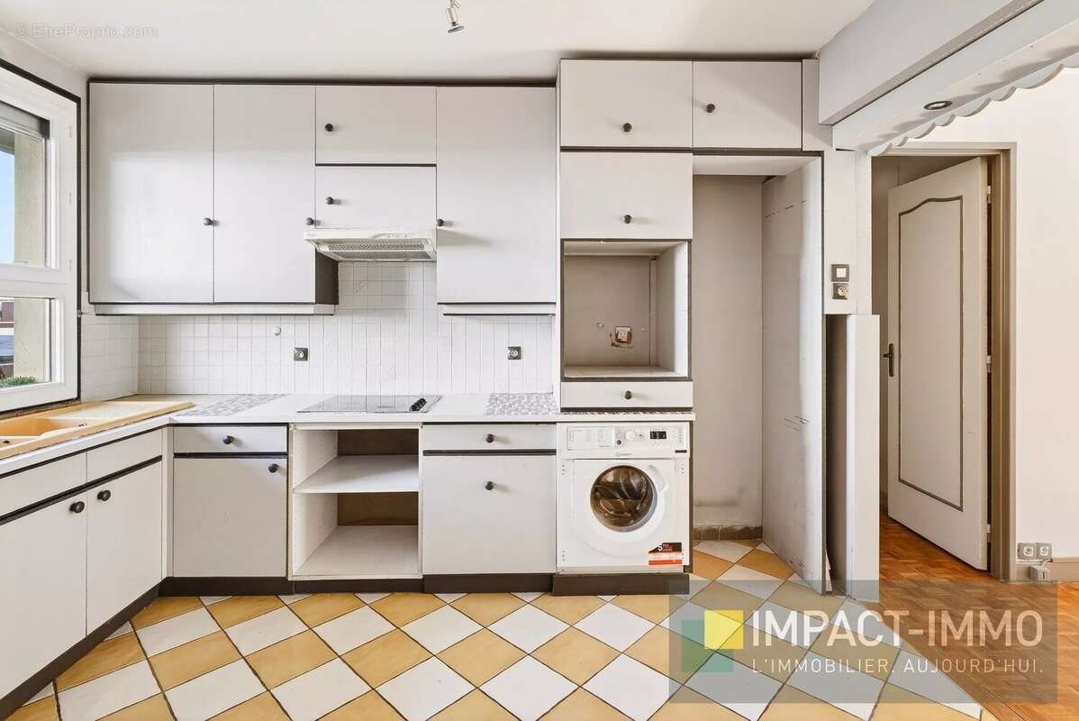 Appartement à COURBEVOIE