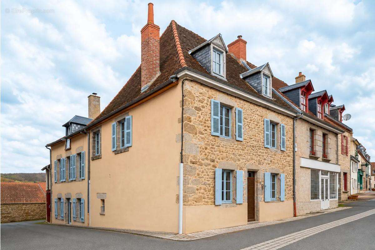 Maison à AUZANCES