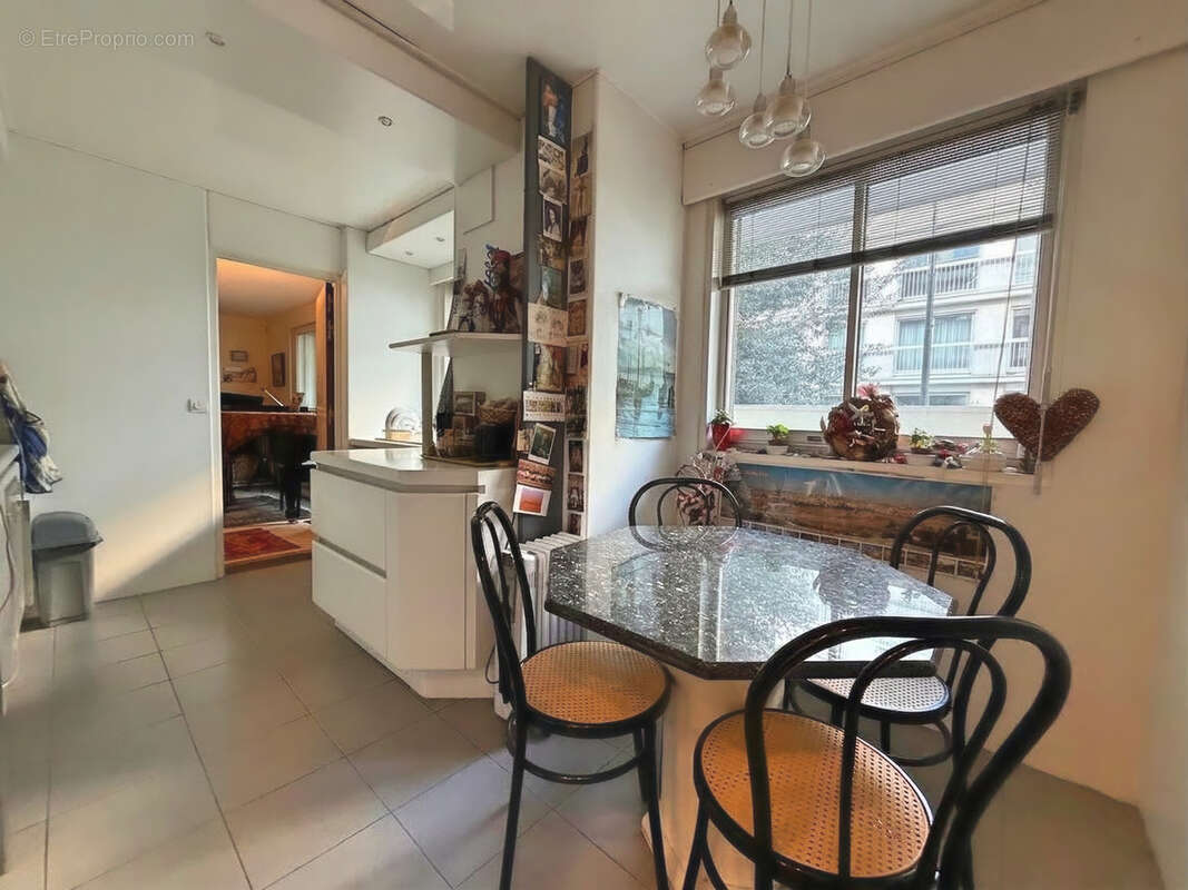 Appartement à PARIS-11E