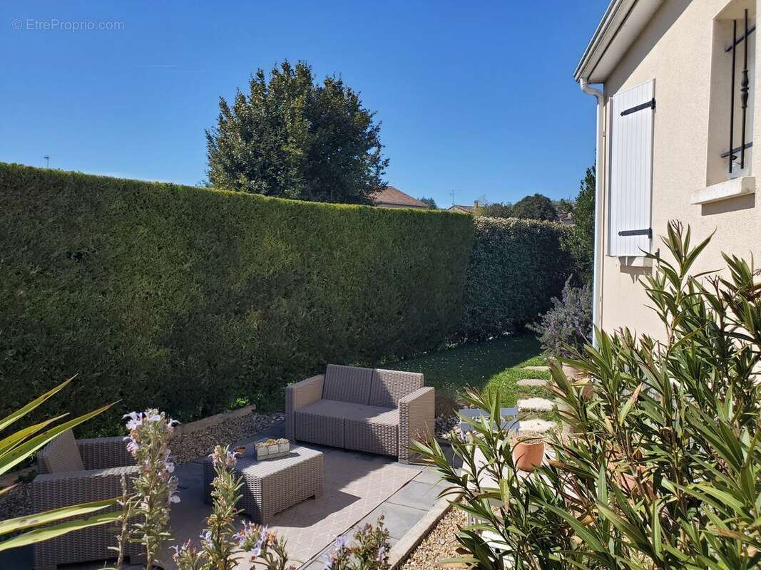 Maison à CHAMPNIERS
