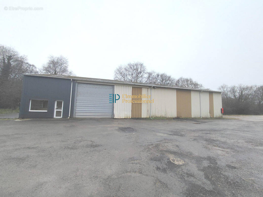 Commerce à SAINT-YVI