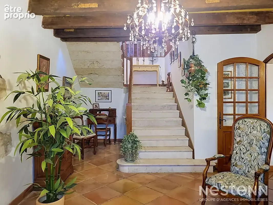 A vendre Maison de village en pierre de 173 m² avec garage et petit extérieur au coeur du village. - photo 6