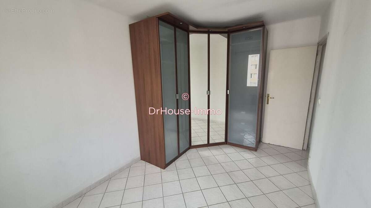 Appartement 64 m² à Marseille-14e  - photo 16