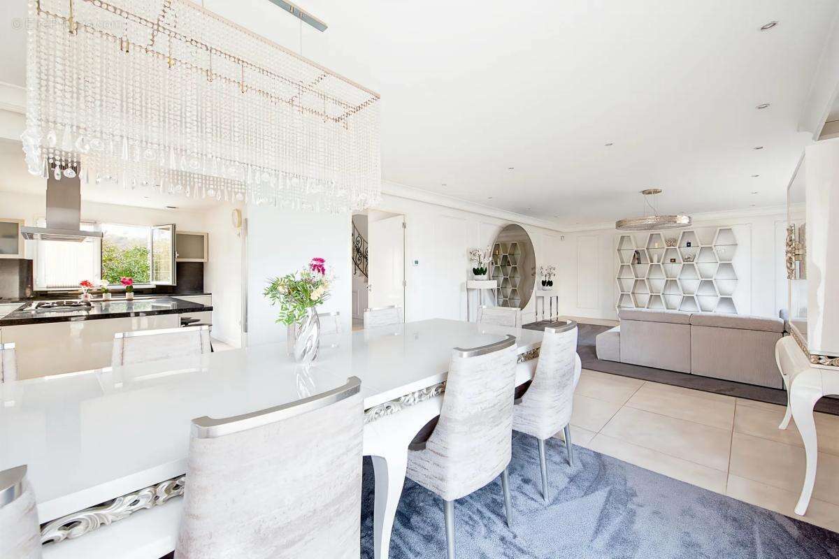 Maison à VILLEMOMBLE