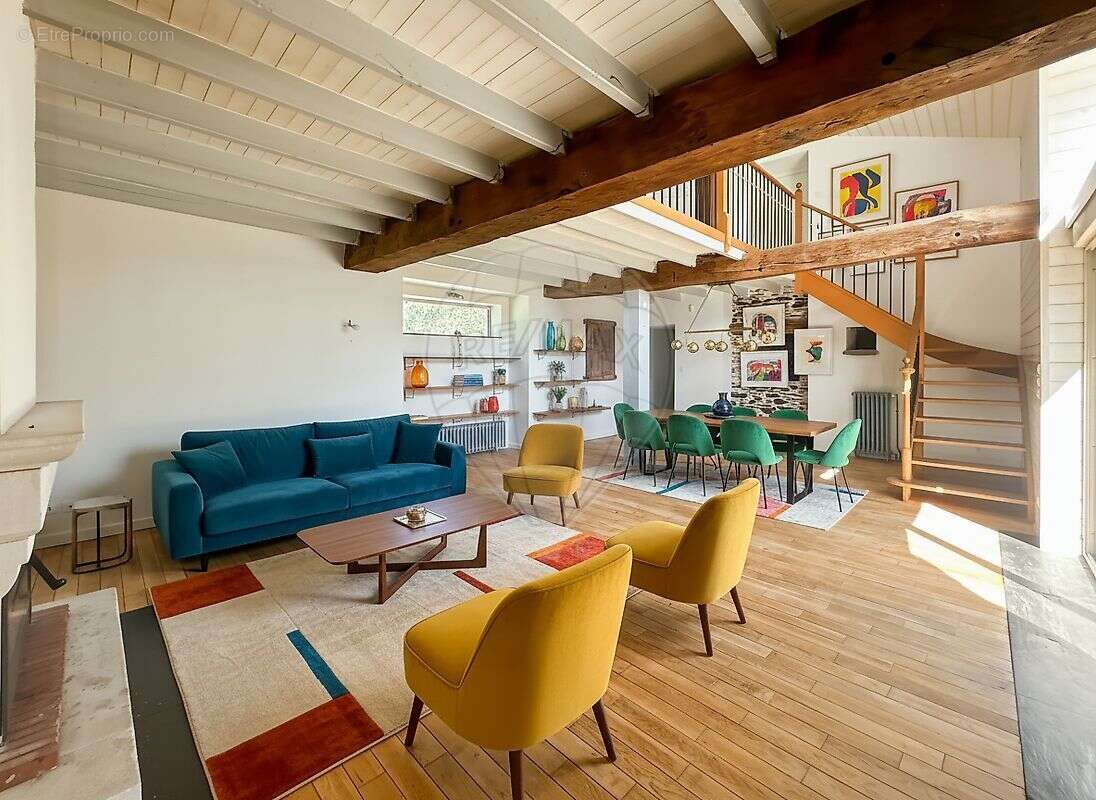 Maison à SAINTE-LUCE-SUR-LOIRE