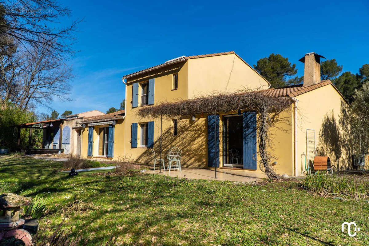 Maison à POURRIERES