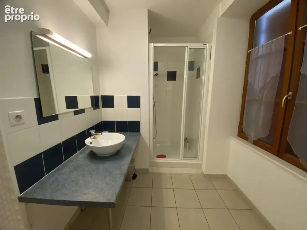 Ensemble immobilier situé dans un secteur tranquille et central - photo 8