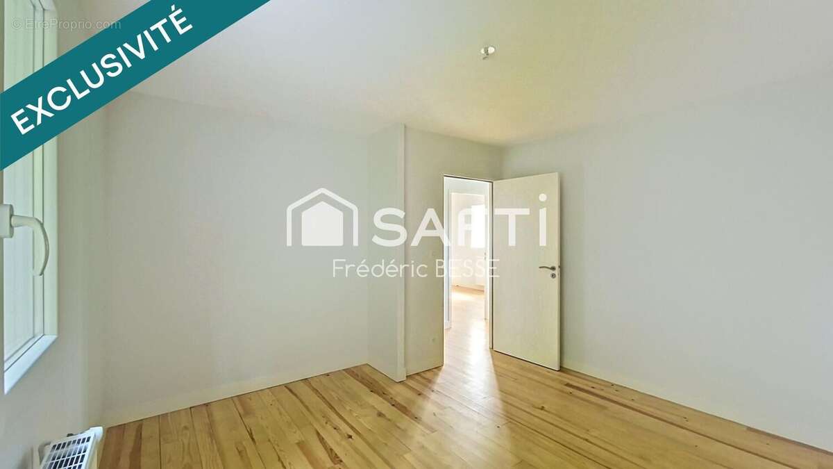 Maison 124 m² à Saint-Hilaire-De-Lusignan  - photo 8