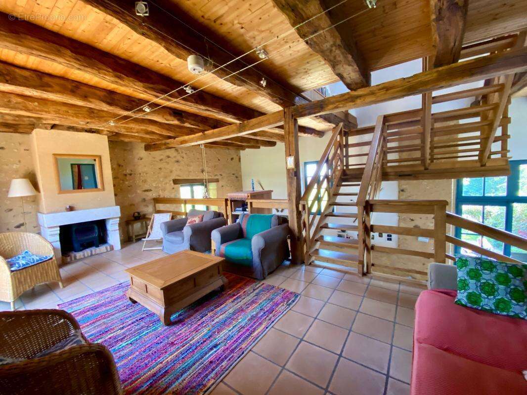 Maison à SAINTE-ALVERE