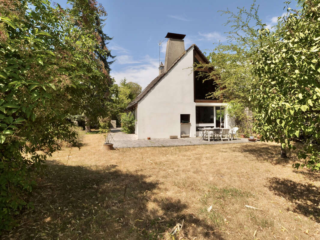 Maison 106 m² à Le Chatelet-En-Brie  - photo 2
