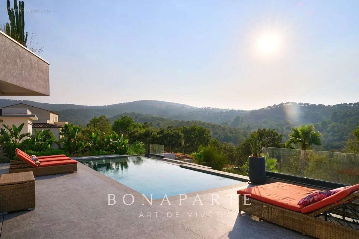 Saint-aygulf exclusivite : villa contemporaine neuve – position dominante – vue sur la forêt - photo 3