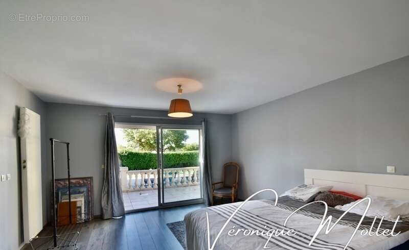 Maison à AMBARES-ET-LAGRAVE