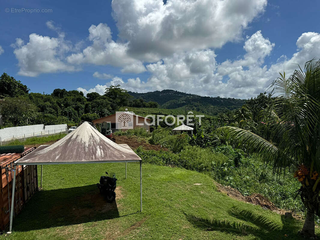 Terrain à LE LAMENTIN