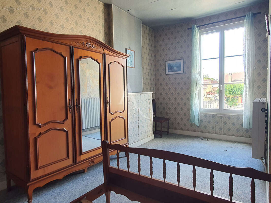 Maison à VILLENTROIS