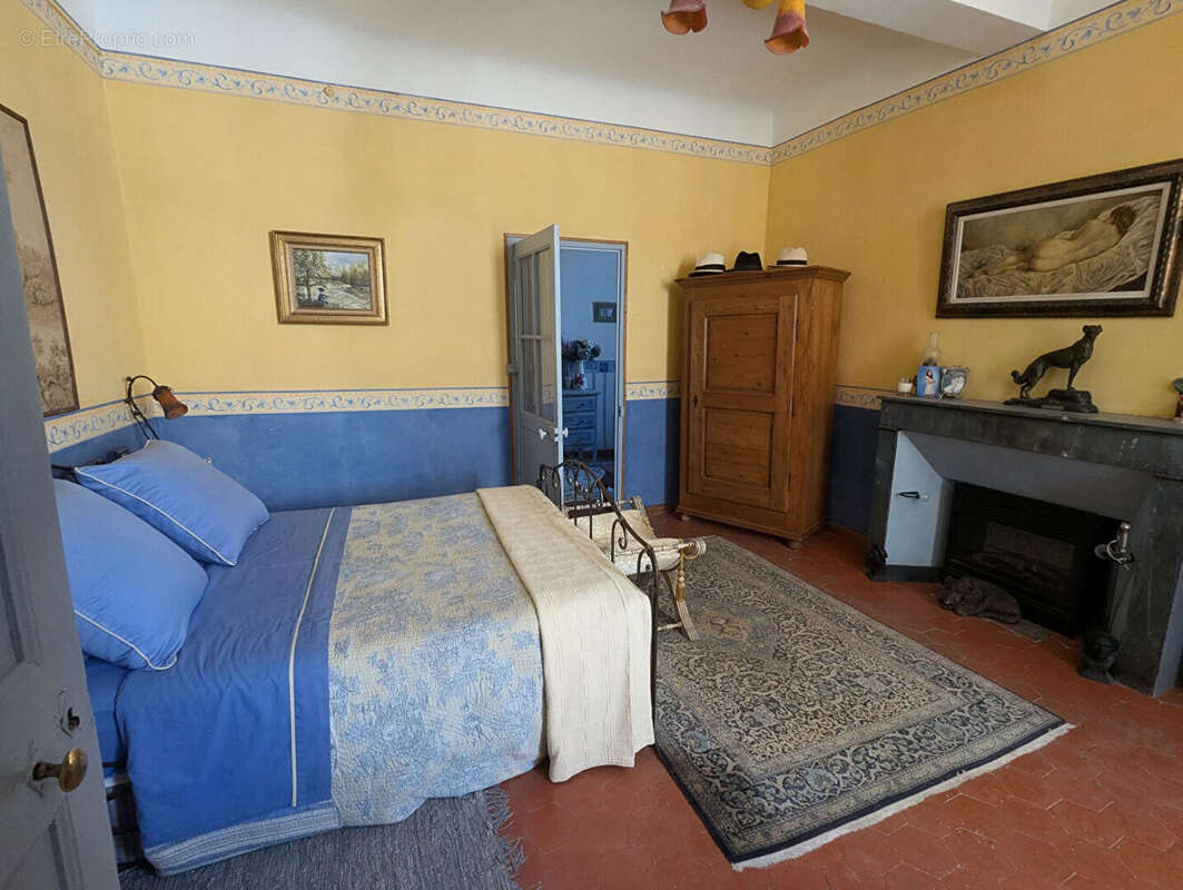 Maison à AUPS