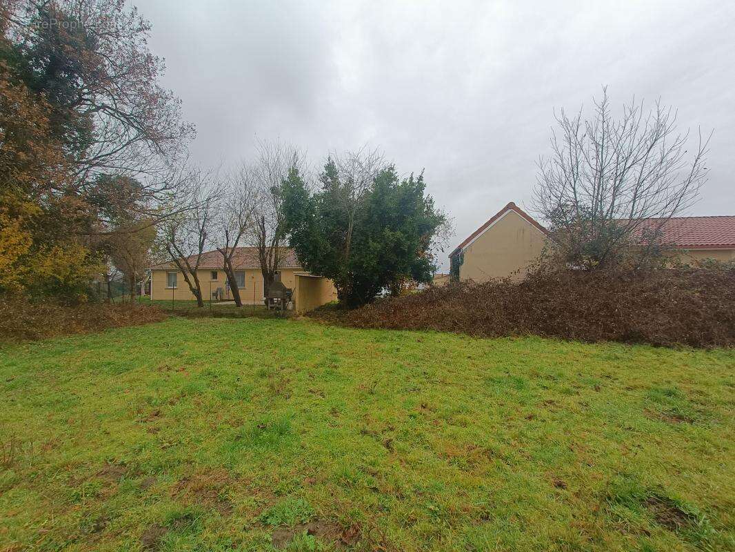 Terrain à BORDERES-SUR-L'ECHEZ