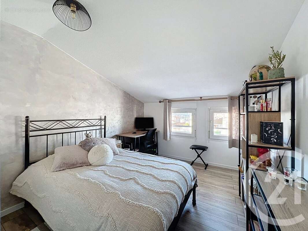 Appartement à VALLAURIS