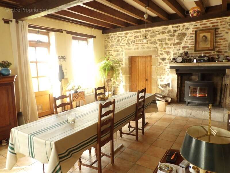 Maison à BIZENEUILLE