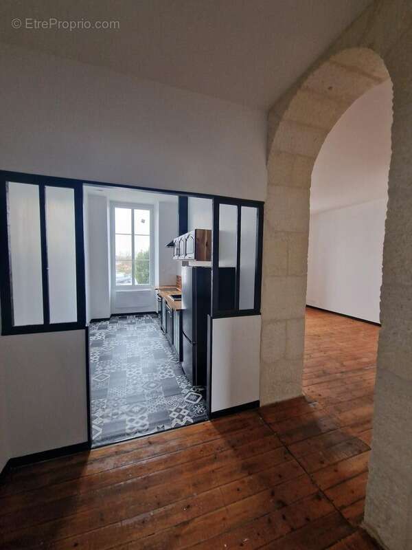 Maison à SAINT-JEAN-D'ANGELY