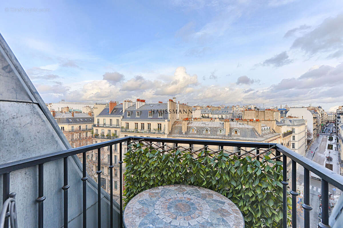Appartement à PARIS-8E