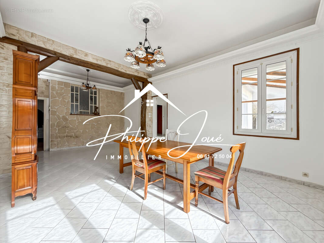 Maison à VILLENEUVE-L'ARCHEVEQUE