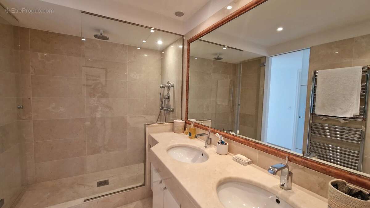 Appartement à LE CANNET