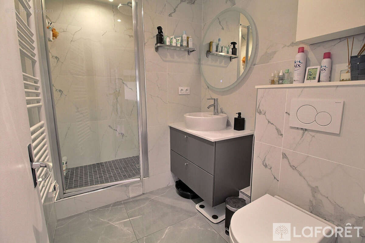 Appartement à LA GARENNE-COLOMBES