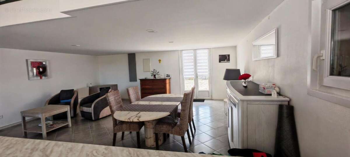 Maison 96 m² à Saintes  - photo 4