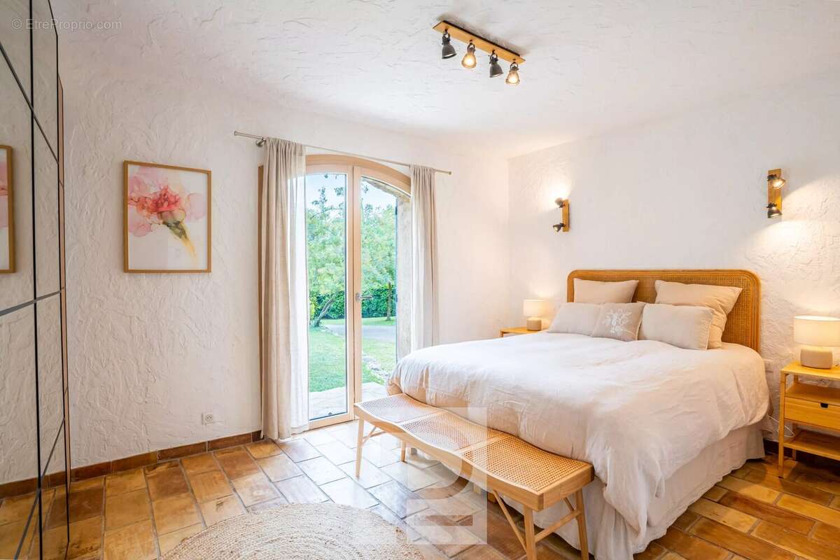Maison à MOUGINS