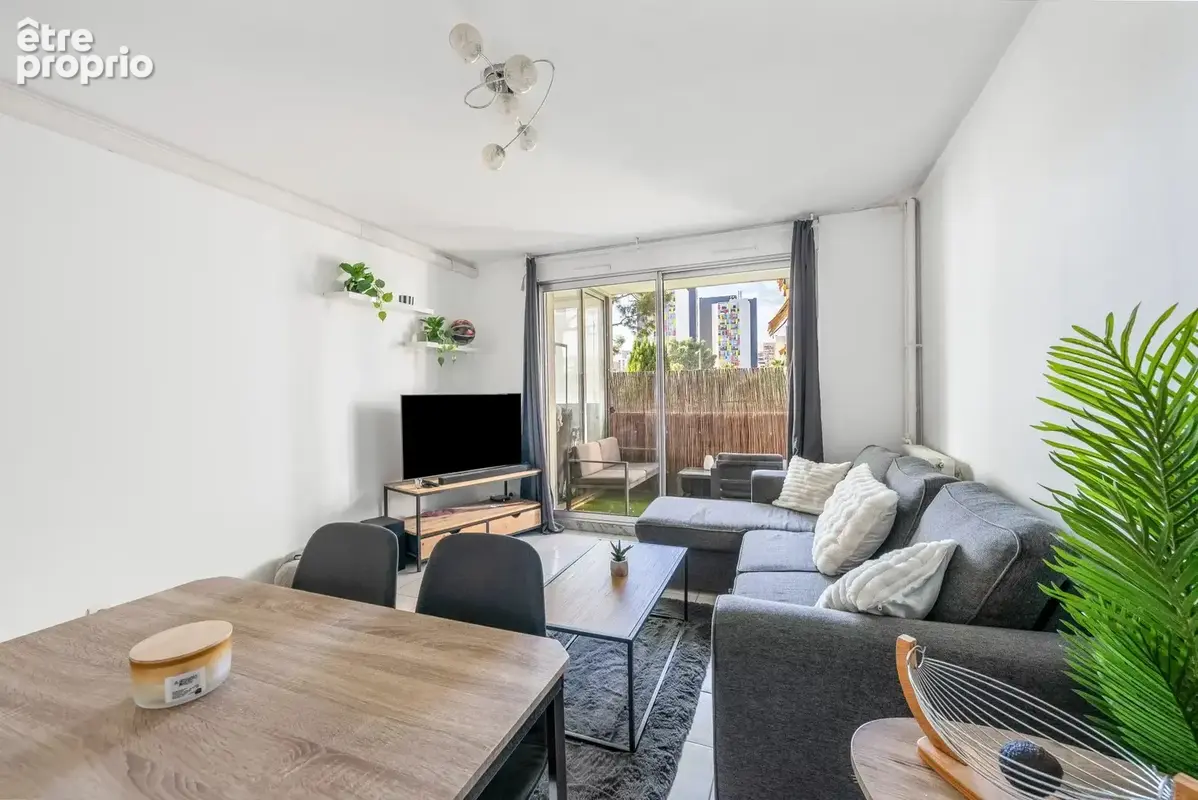 Nice Ouest – T2 47 m² avec balcon, loggia, parking privatif et cave - photo 2