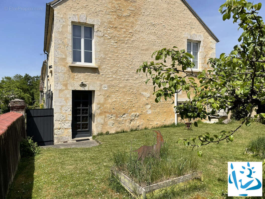 Maison à REMALARD