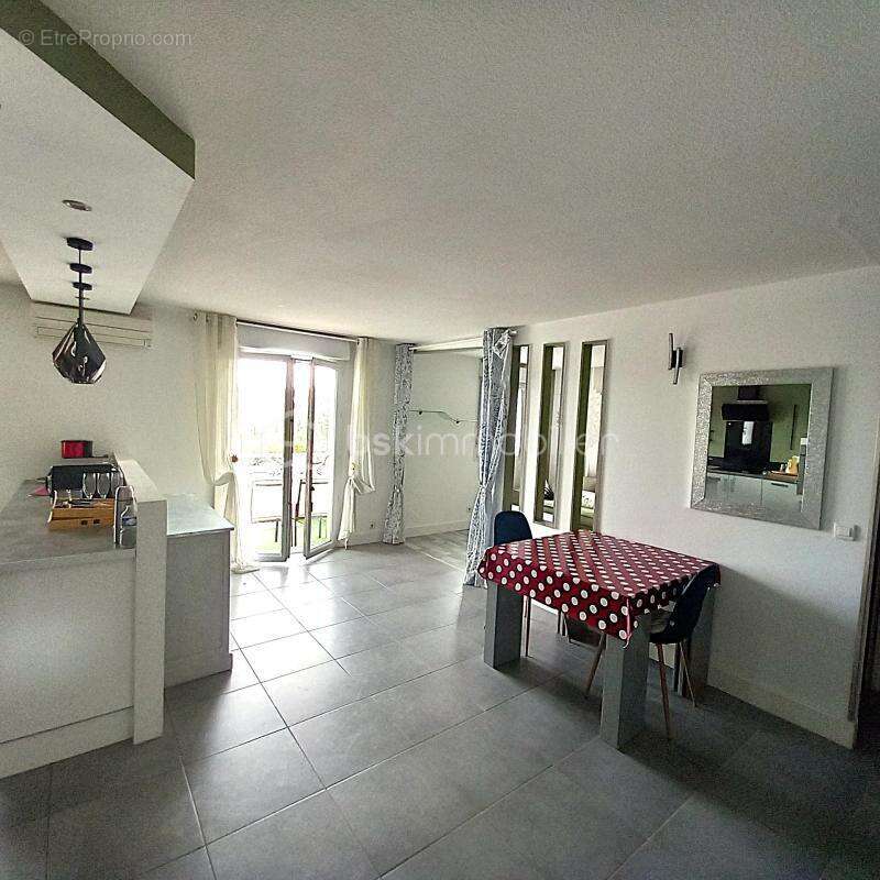 Appartement à LATTES