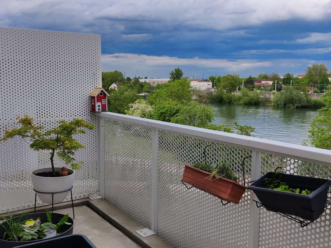 Appartement à VILLENEUVE-LE-ROI