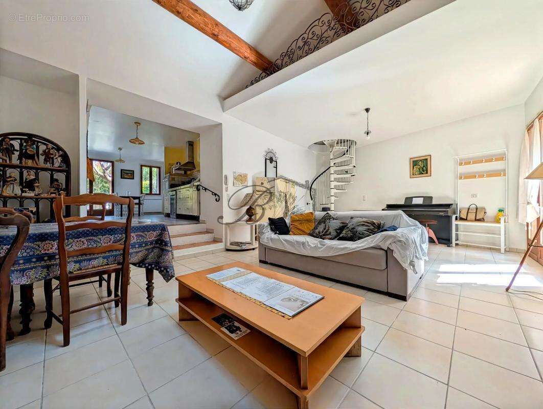 Maison à LA BASTIDONNE